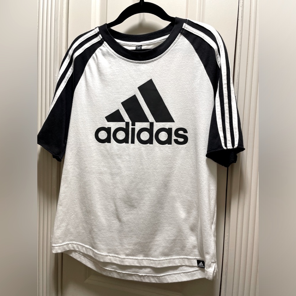 GENTLY WORN ADIDAS  T SHIRT